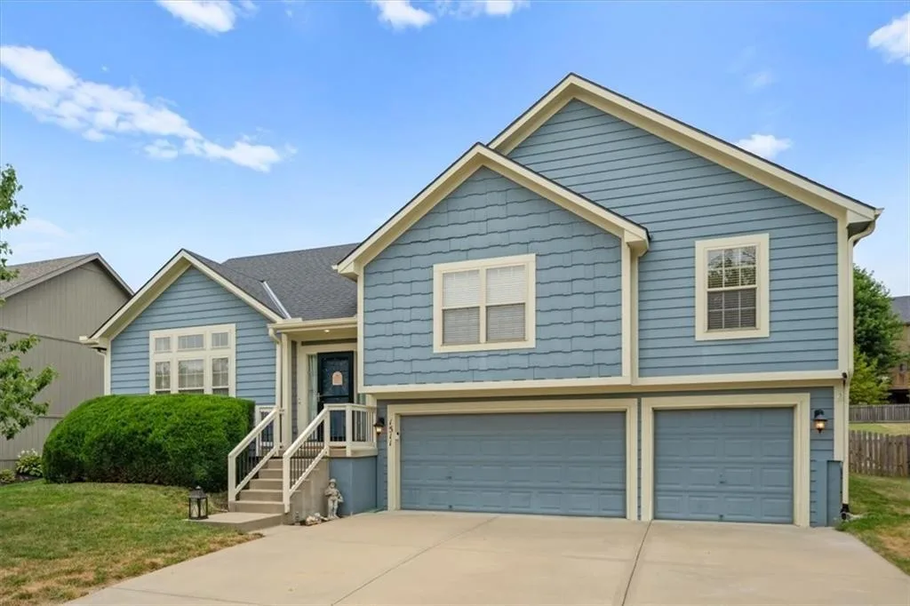 1511 Honeysuckle Drive, Liberty MO