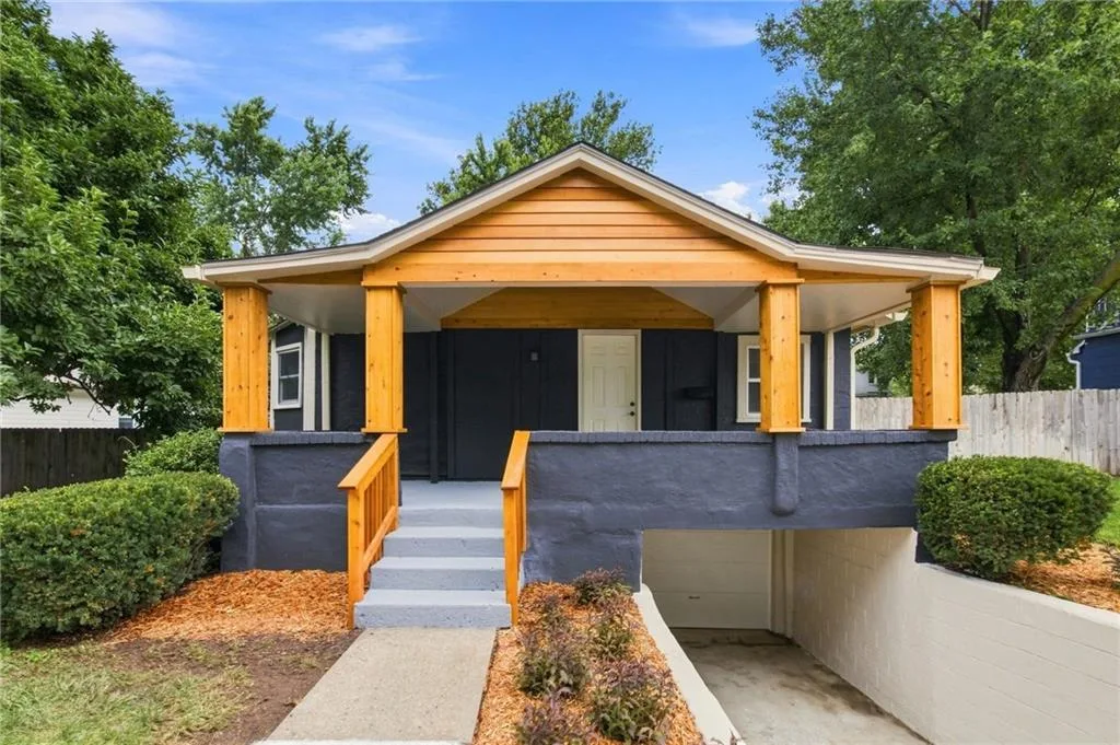 4734 Mission Road, Roeland Park KS