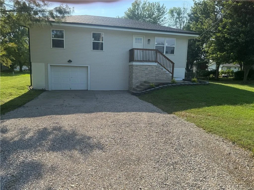 818 S High Street, Butler MO