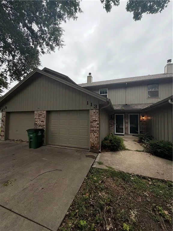 113 Greystone Drive, Lee's Summit MO