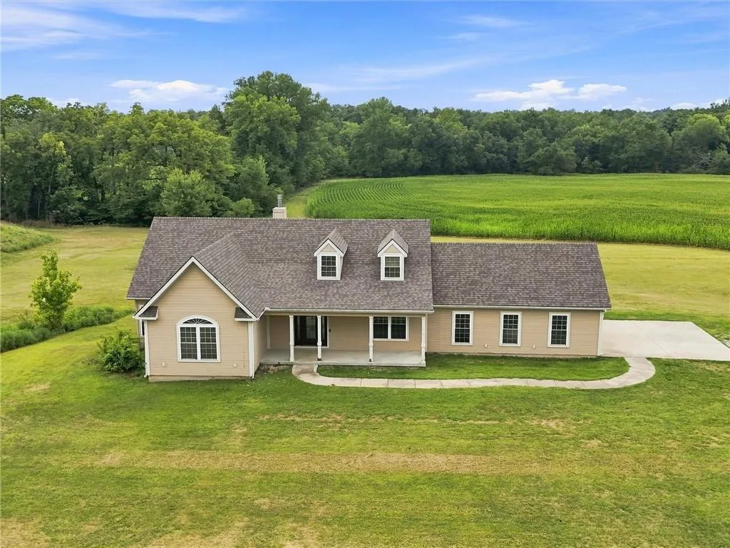 7633 212th Street, Holt MO