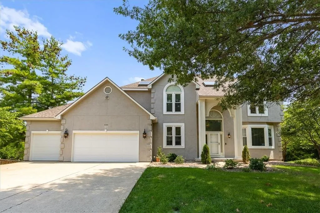 605 Edgewood Drive, Lee's Summit MO
