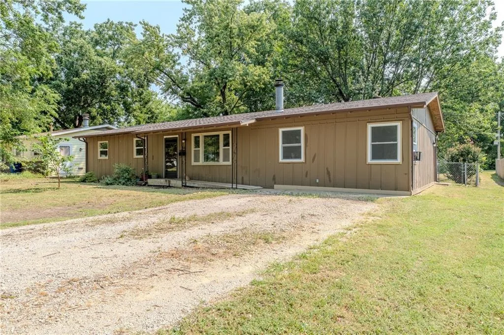 1608 S Malcolm Avenue, Chanute KS