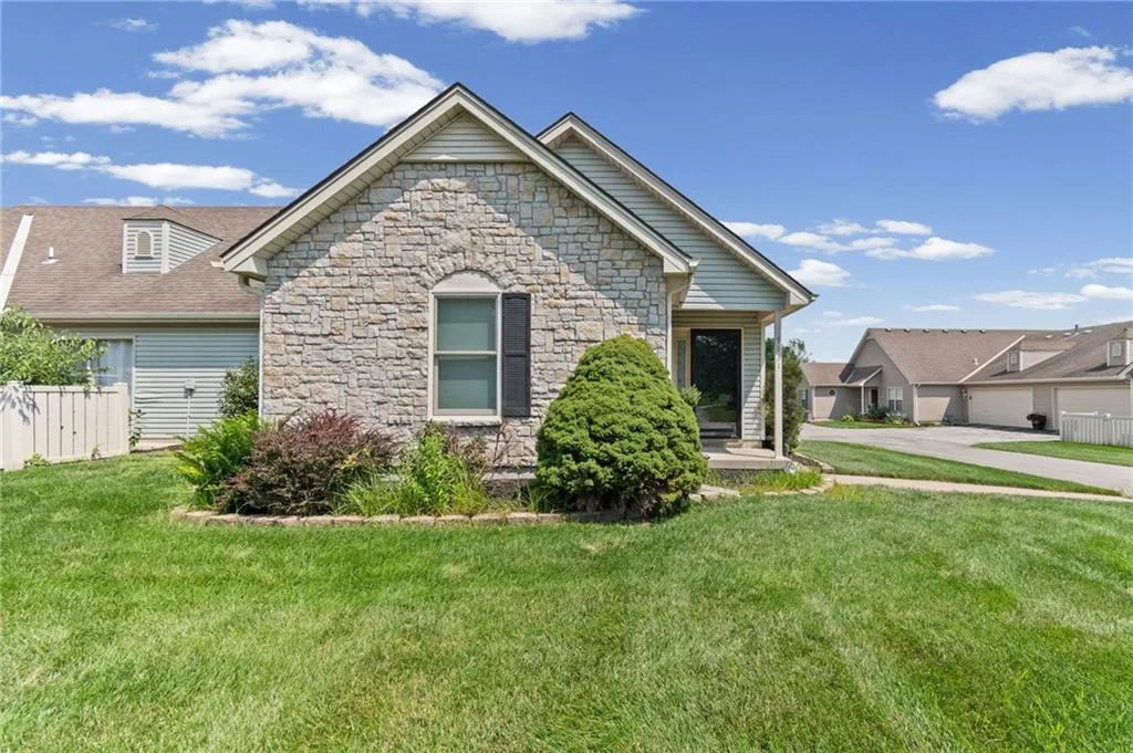 9831 N POTTER Avenue, Kansas City MO
