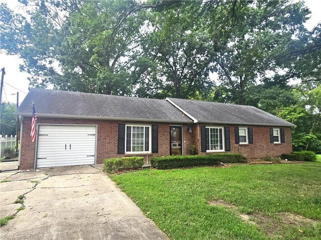 203 Ridgeway Drive, Richmond MO