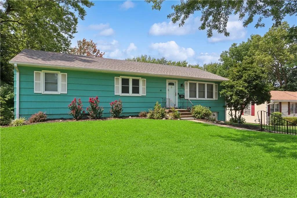 6716 Corrington Avenue, Kansas City MO