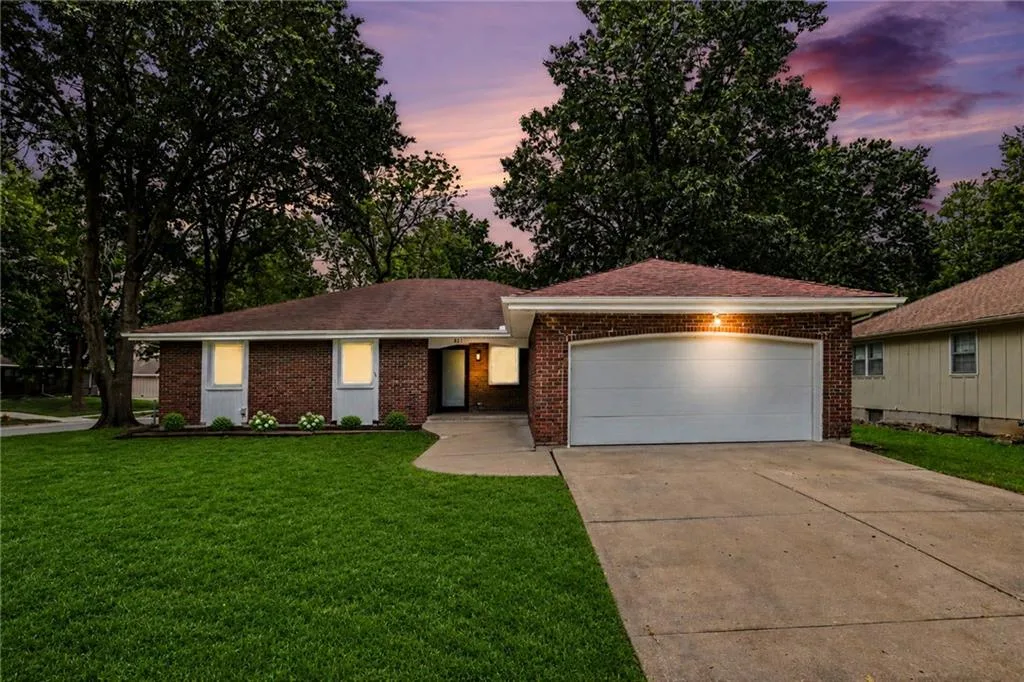 821 NE Cedar Street, Lee's Summit MO