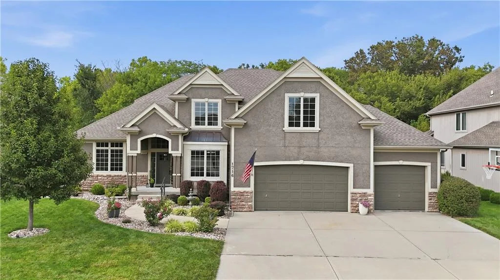 1716 SW Kendall Drive, Lee's Summit MO