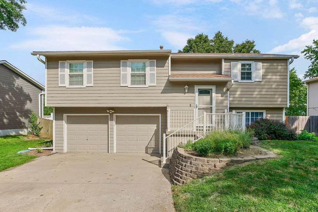 740 E Valerie Lane, Gardner KS
