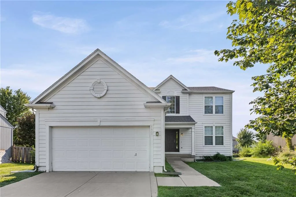 1807 W Fredrickson Drive, Olathe KS