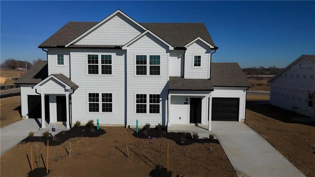 12413 S Acacia Drive, Lee's Summit MO