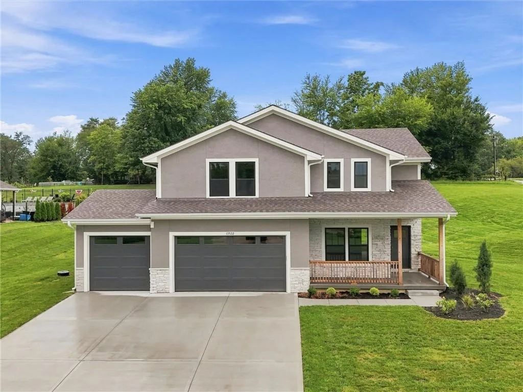 13522 Oakridge Drive, Kearney MO