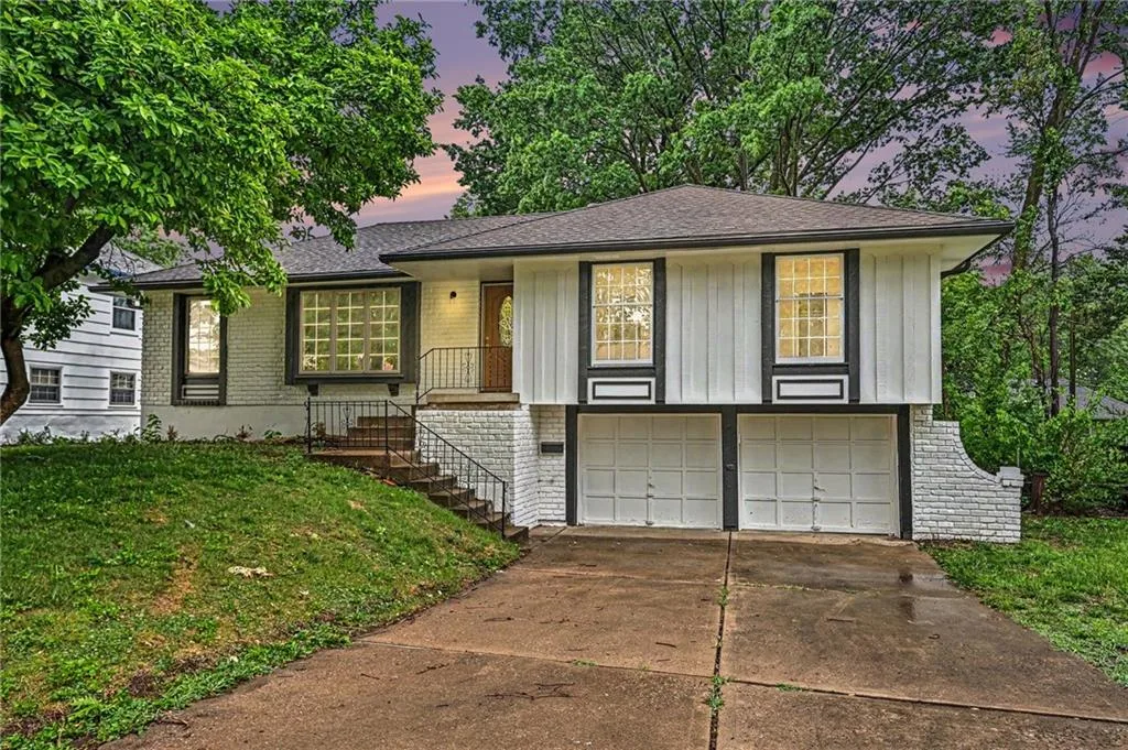 6111 E 108th Terrace, Kansas City MO