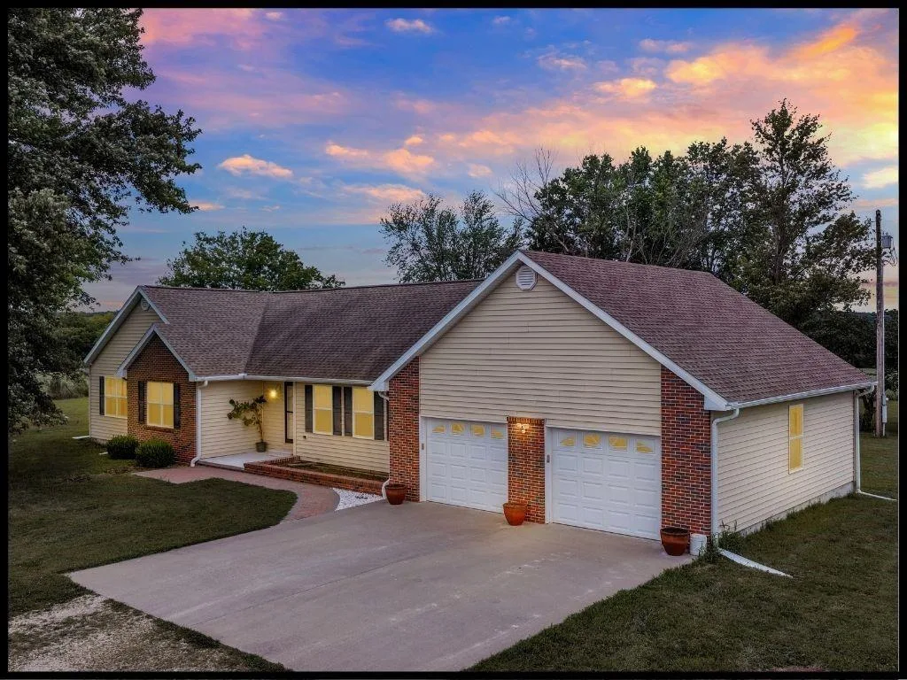 560 NE 115 Road, Knob Noster MO