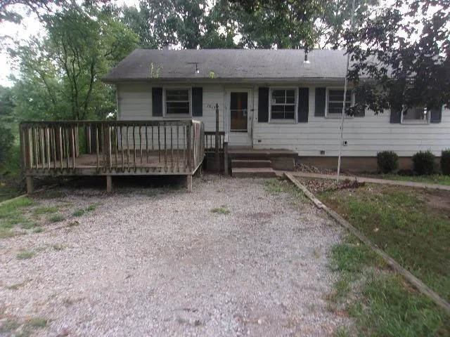 7923 Ee Highway, Liberty MO