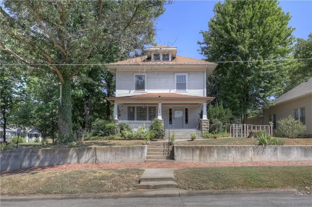 124 W Monroe Street, Pittsburg KS