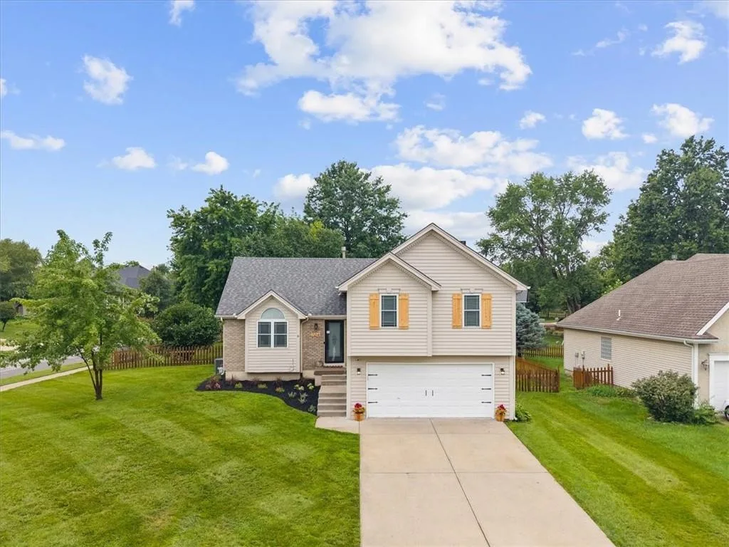 1104 Regency Drive, Kearney MO