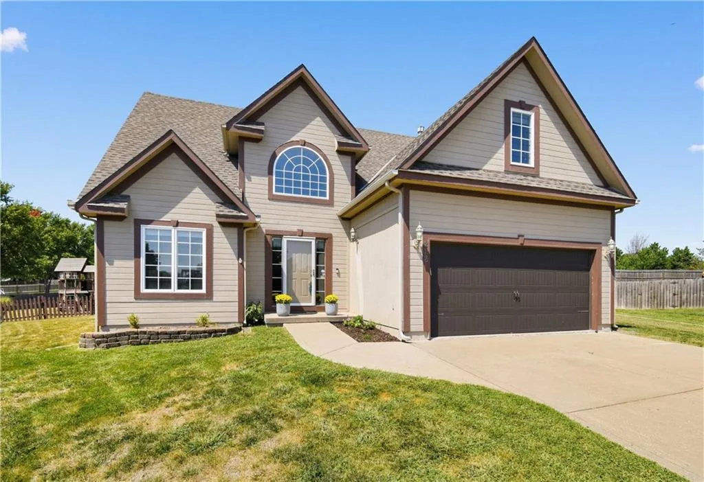 228 SW Ascot Circle, Lee's Summit MO
