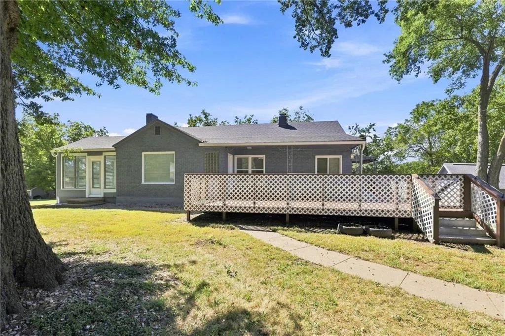 7203 E 102nd Street, Kansas City MO