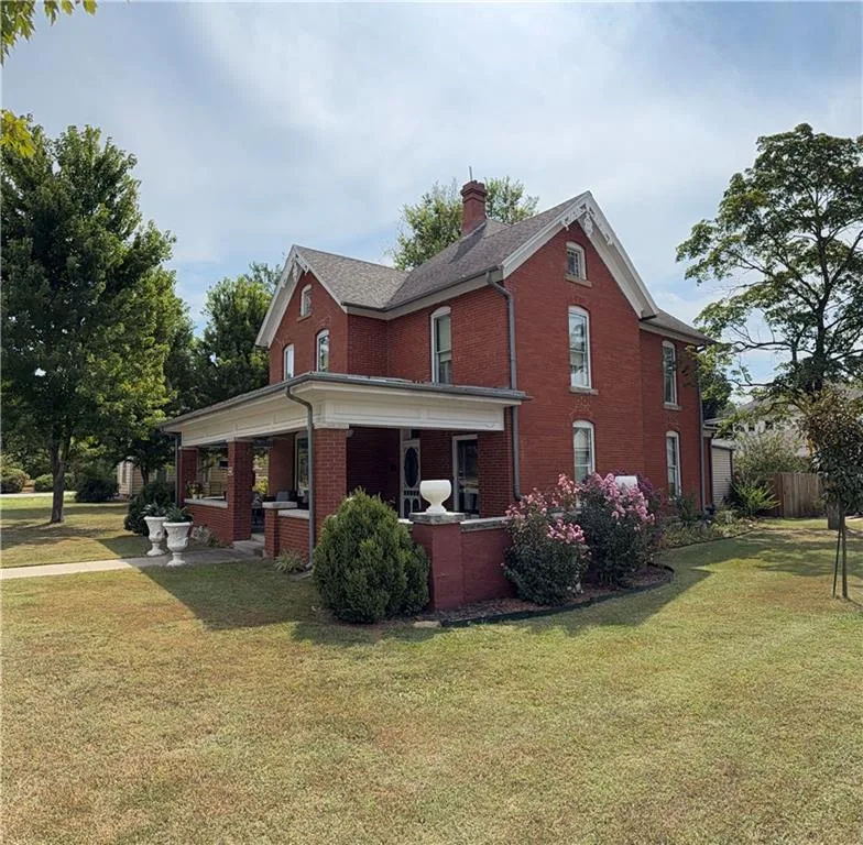 401 E Madison Avenue, Iola KS
